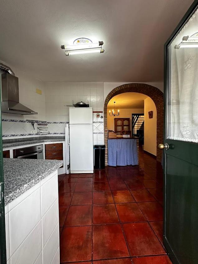 Espaciosa Y Elegante Casa Rural En Los Marines ภายนอก รูปภาพ