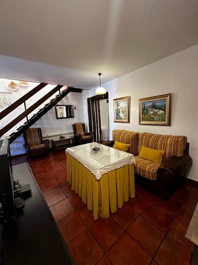 Espaciosa Y Elegante Casa Rural En Los Marines ภายนอก รูปภาพ